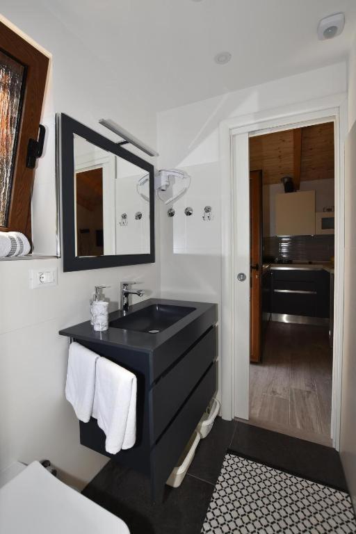 Deluxe Nono- Anex Building Apartment